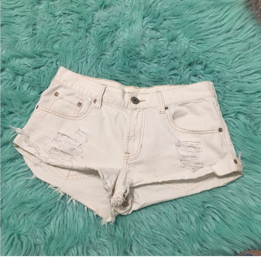 Bullhead Slouchy Denim Short Distressed Size 7